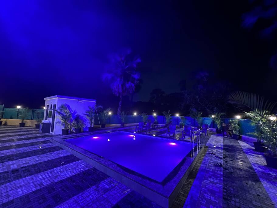 Stayhaven Aqua With Pvt Theatre & Pool Bombaj Exteriér fotografie